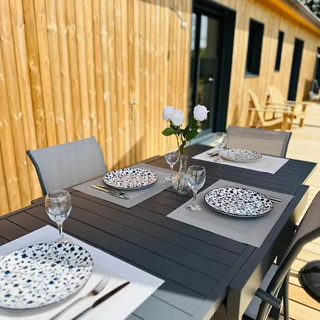 Marguerite En Bois Climatise Et Confortable Classe 3 Etoiles Pour 2 A 4 Personnes Avec Vue Imprenable Sur La Campagne Vakantiehuis