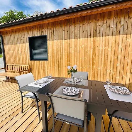 Marguerite En Bois Climatise Et Confortable Classe 3 Etoiles Pour 2 A 4 Personnes Avec Vue Imprenable Sur La Campagne Vakantiehuis