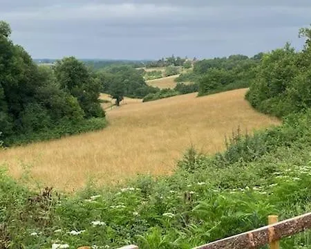 Marguerite En Bois Climatise Et Confortable Classe 3 Etoiles Pour 2 A 4 Personnes Avec Vue Imprenable Sur La Campagne *
